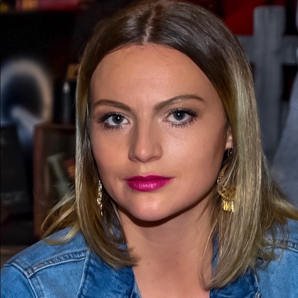 Meet your Posher, Nicole